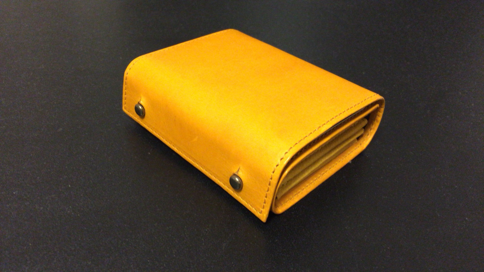 エムピウのミッレフォッリエP25（二つ折り財布）は使いやすい！長財布 