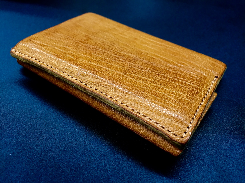 エムピウのミニマム財布 ストラッチョが最高に便利！メイン財布にもサブ財布にもなる万能財布！