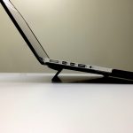 「Bluelounge Kickflip」傾斜スタンド〜MacBook Pro用となってるけど、ノートパソコン全般に使える！！長時間のノートパソコン作業に必須のアイテム！　